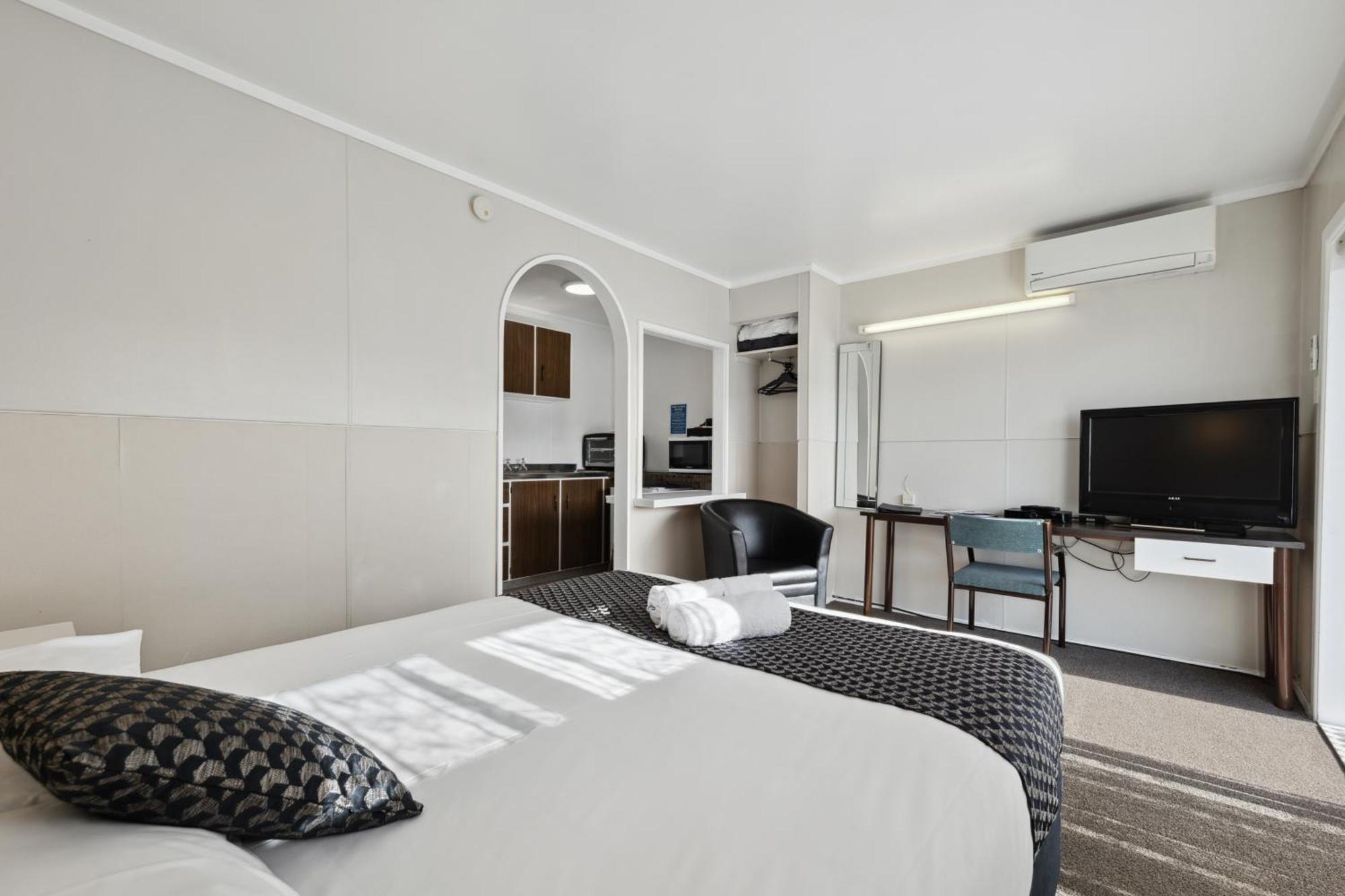 Flamingo Motel New Plymouth Exterior photo