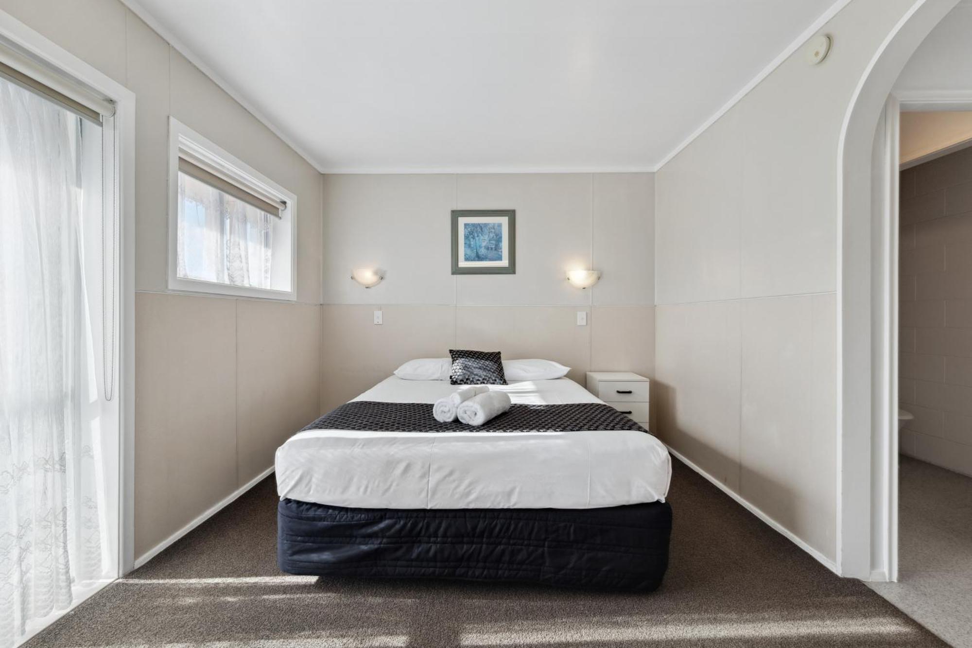 Flamingo Motel New Plymouth Exterior photo