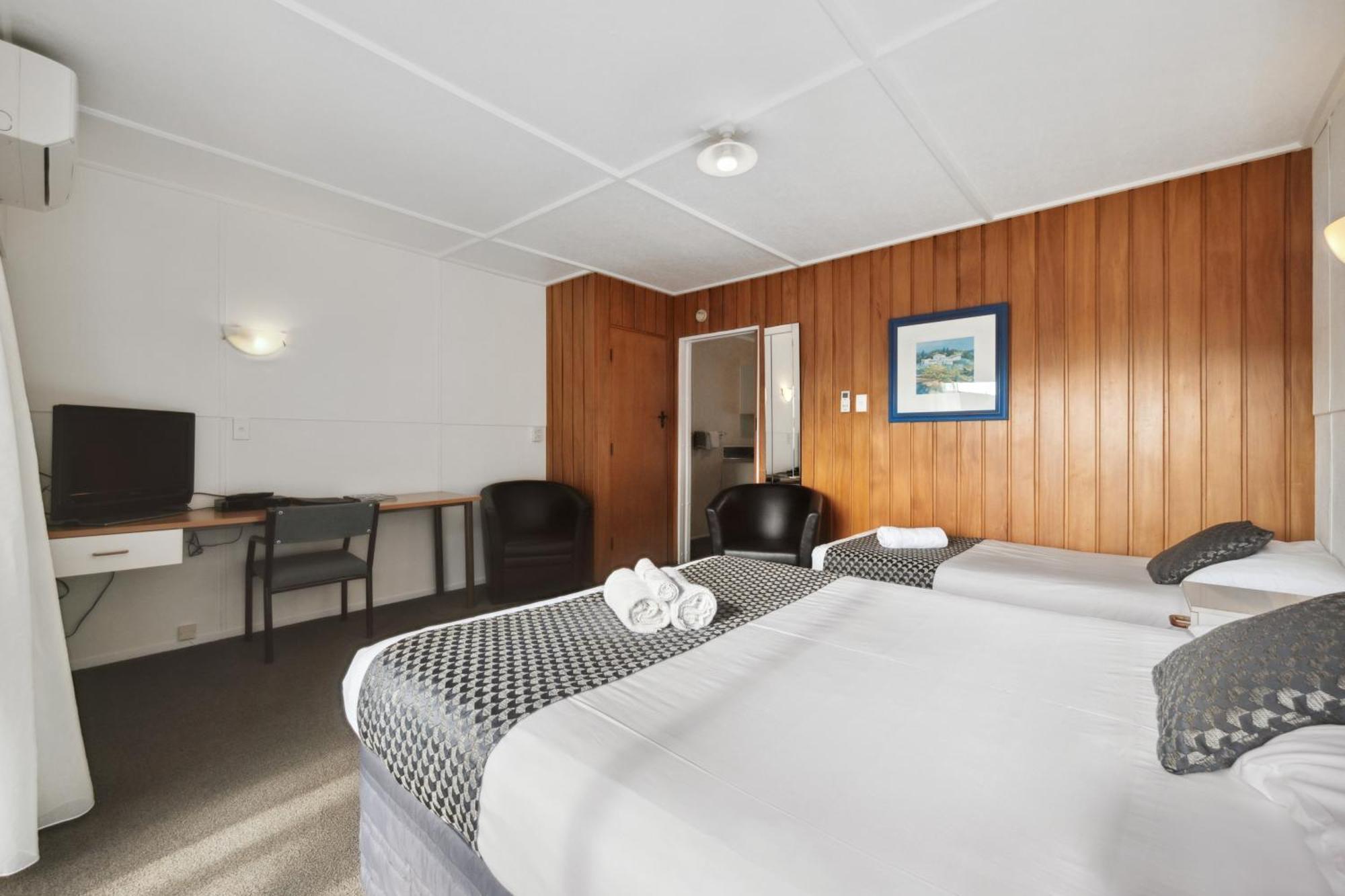 Flamingo Motel New Plymouth Exterior photo