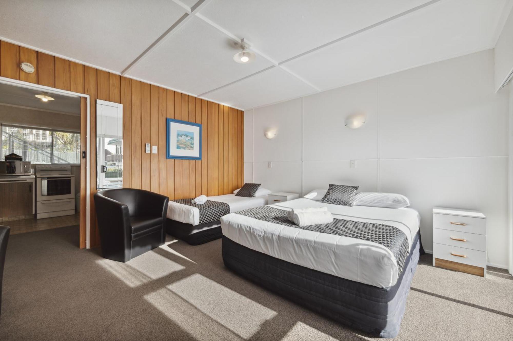 Flamingo Motel New Plymouth Exterior photo