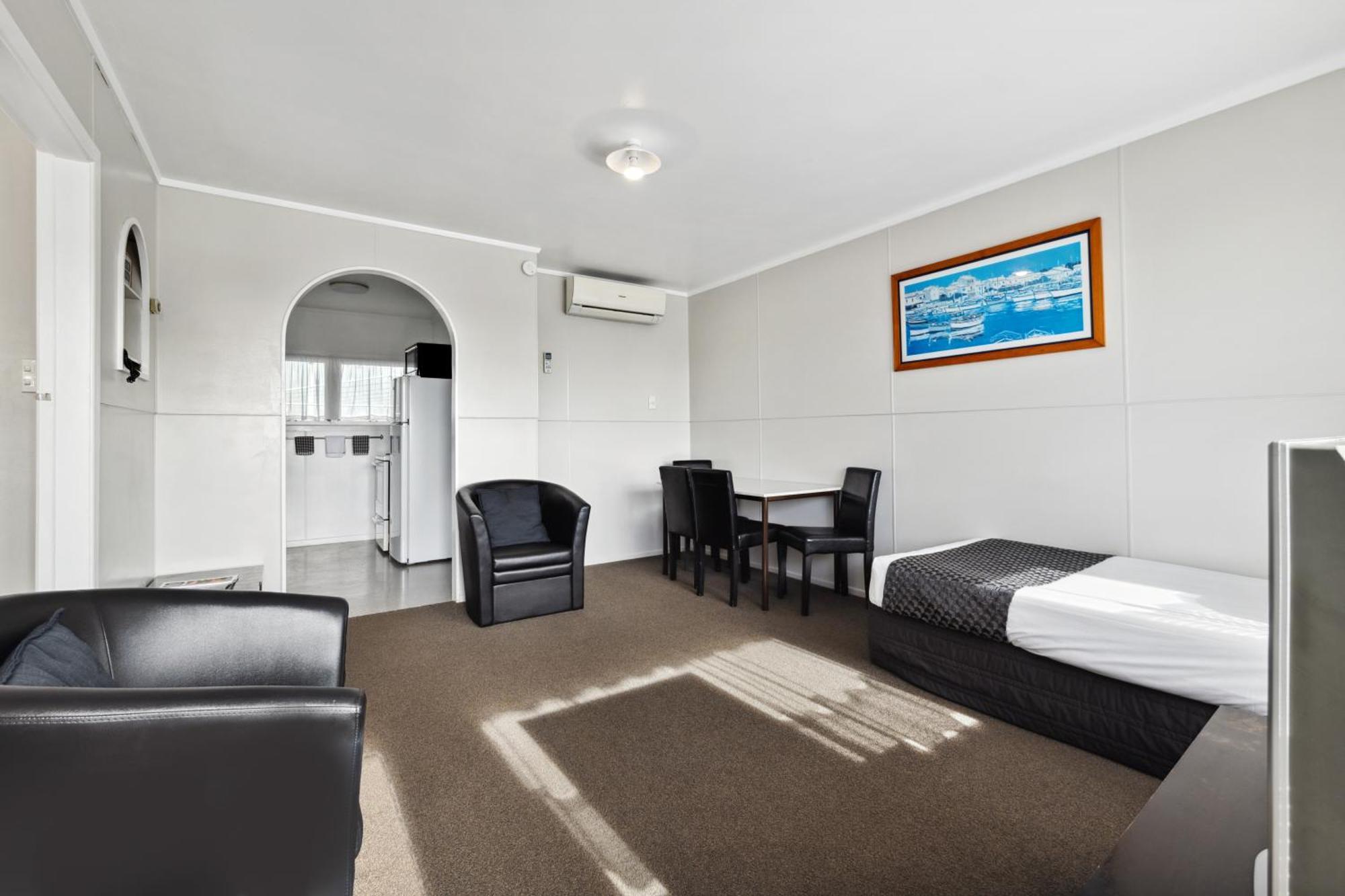 Flamingo Motel New Plymouth Exterior photo