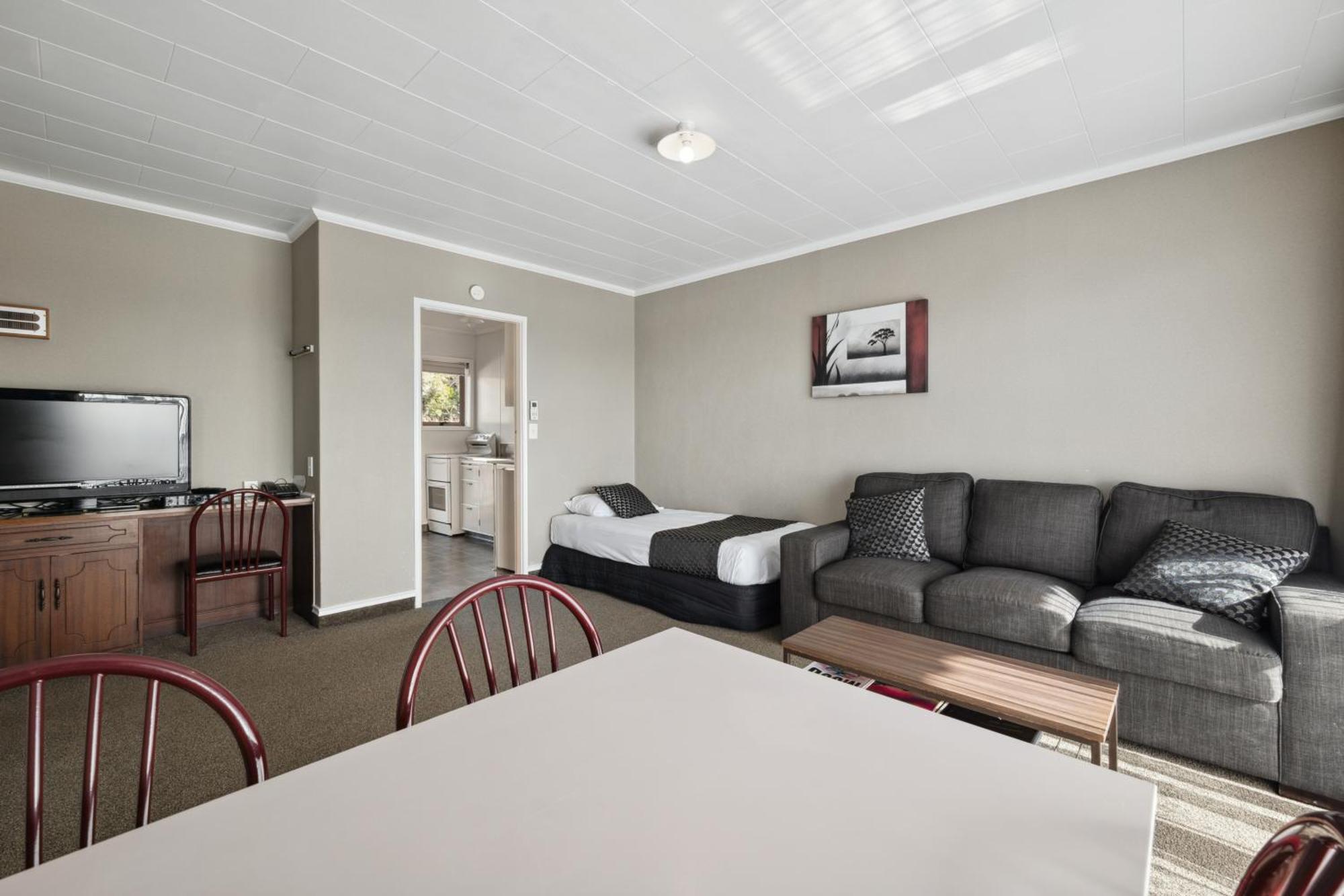 Flamingo Motel New Plymouth Exterior photo