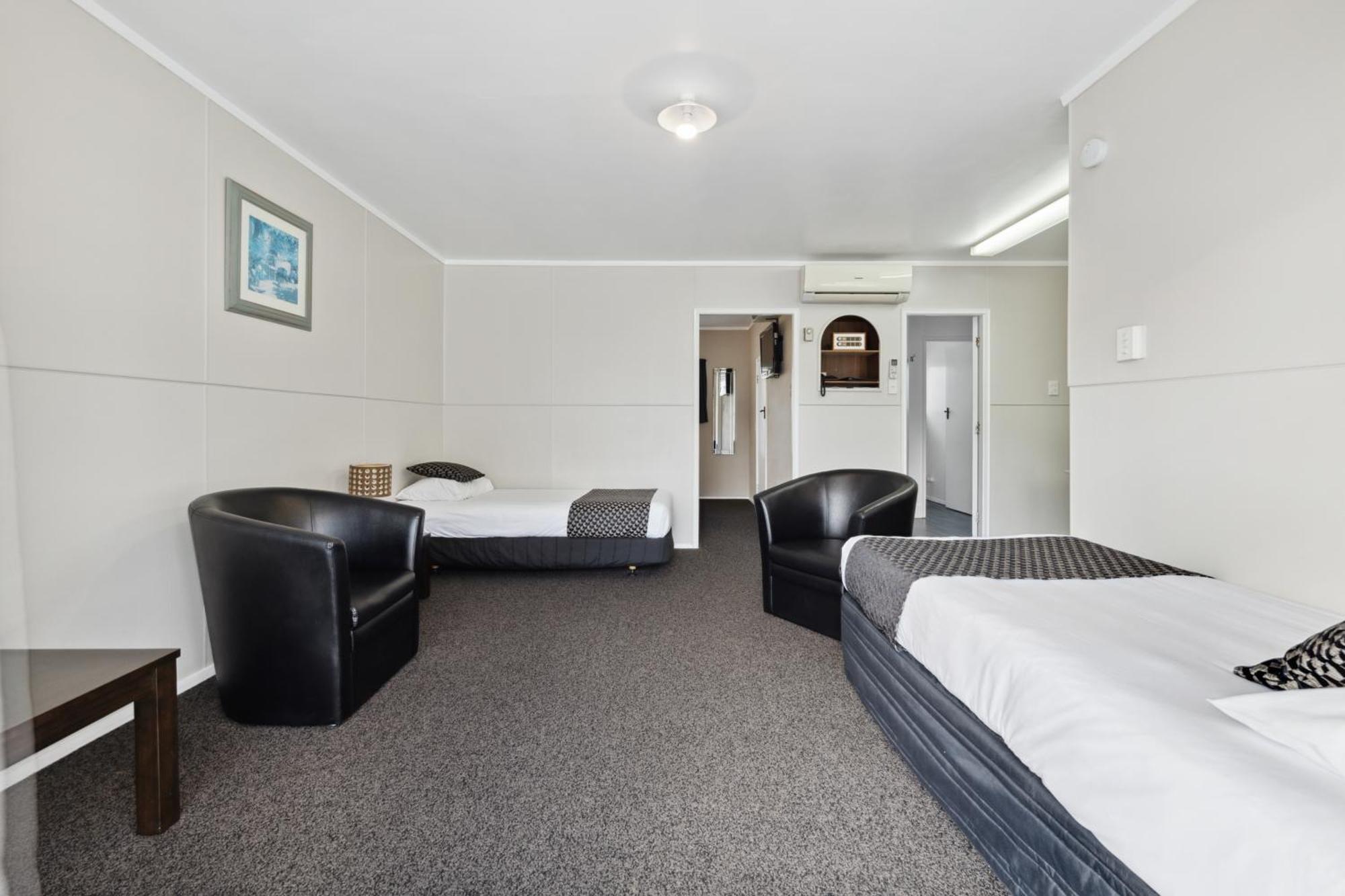 Flamingo Motel New Plymouth Exterior photo