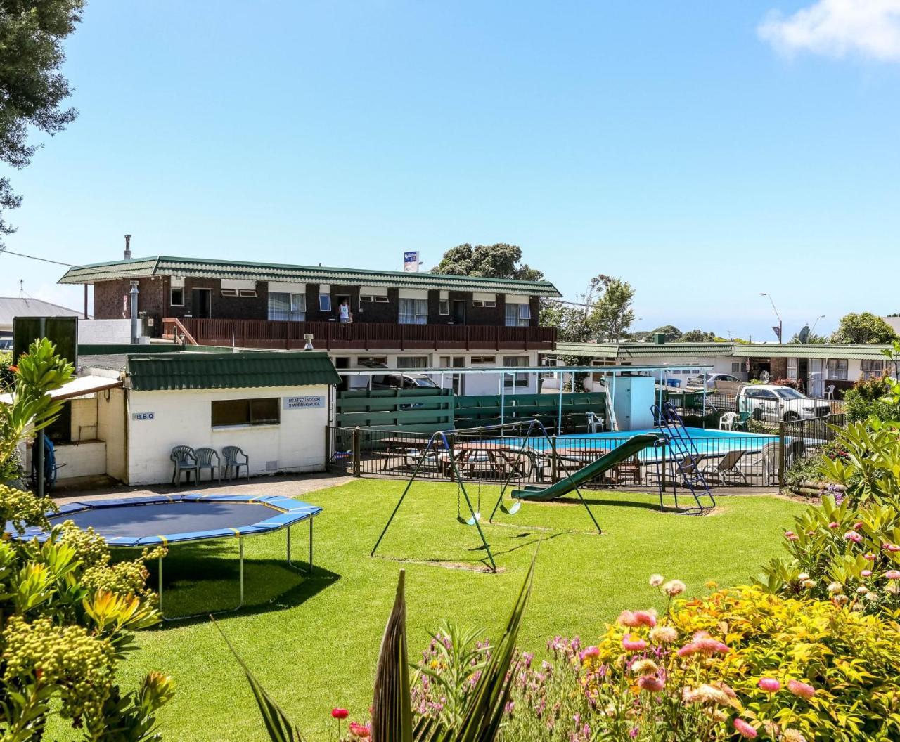 Flamingo Motel New Plymouth Exterior photo