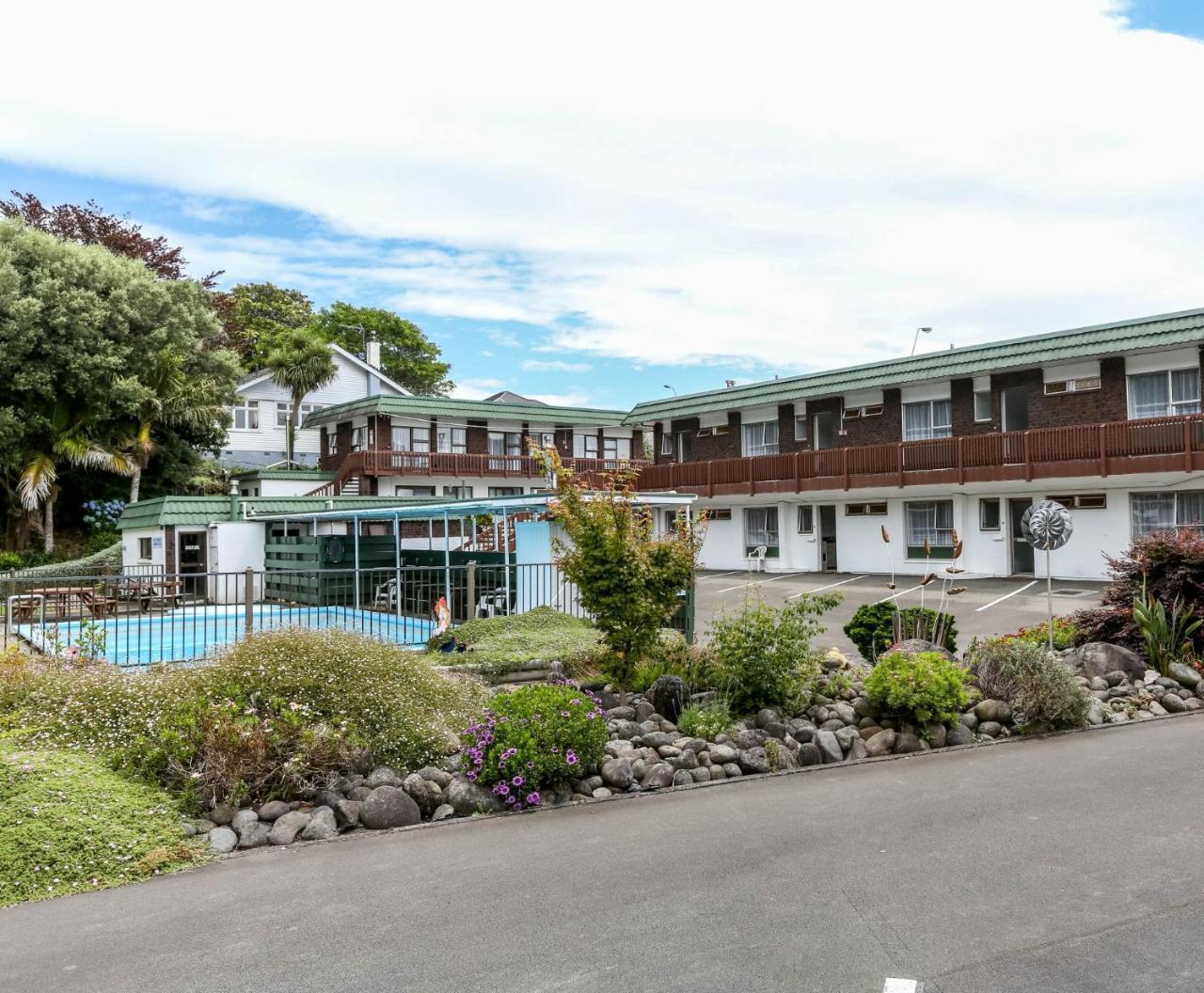 Flamingo Motel New Plymouth Exterior photo