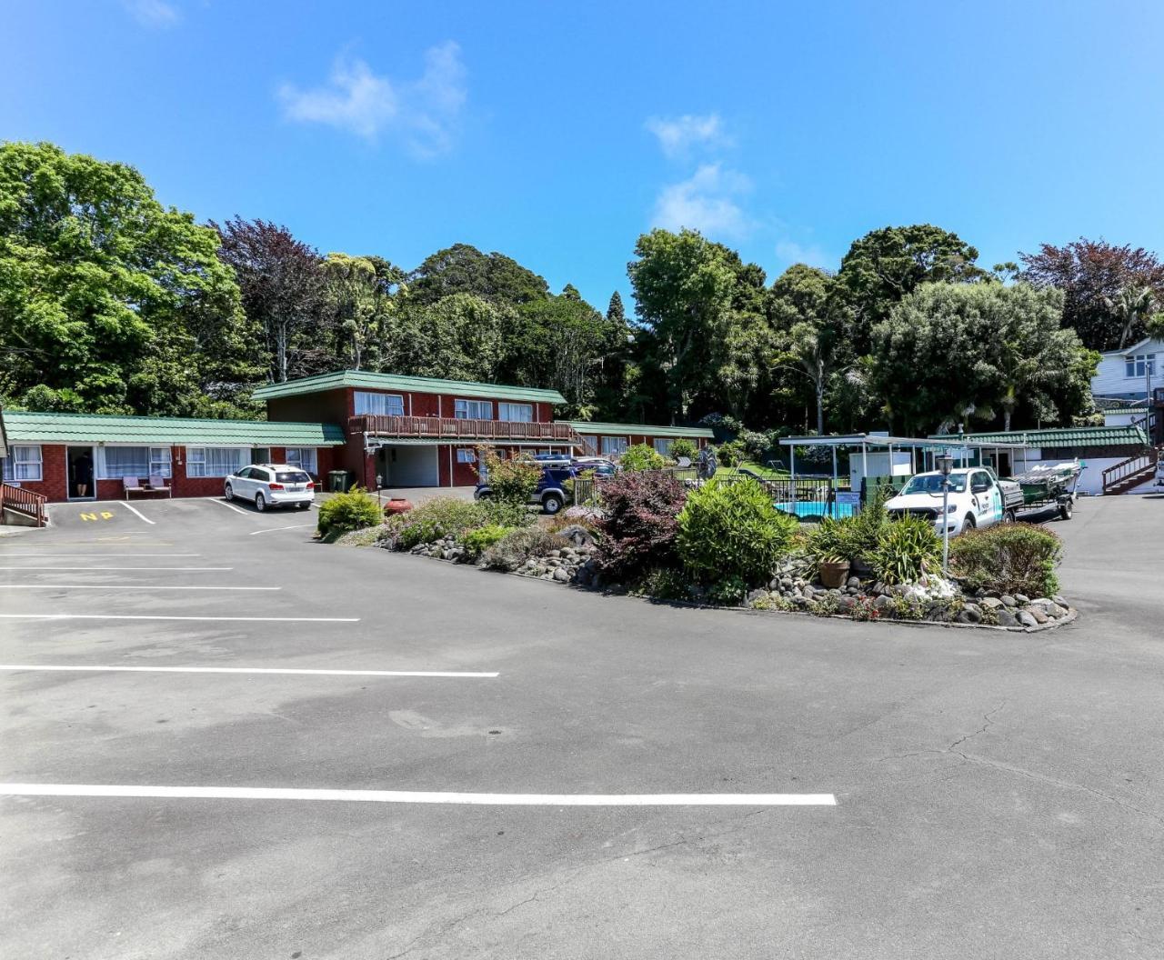 Flamingo Motel New Plymouth Exterior photo