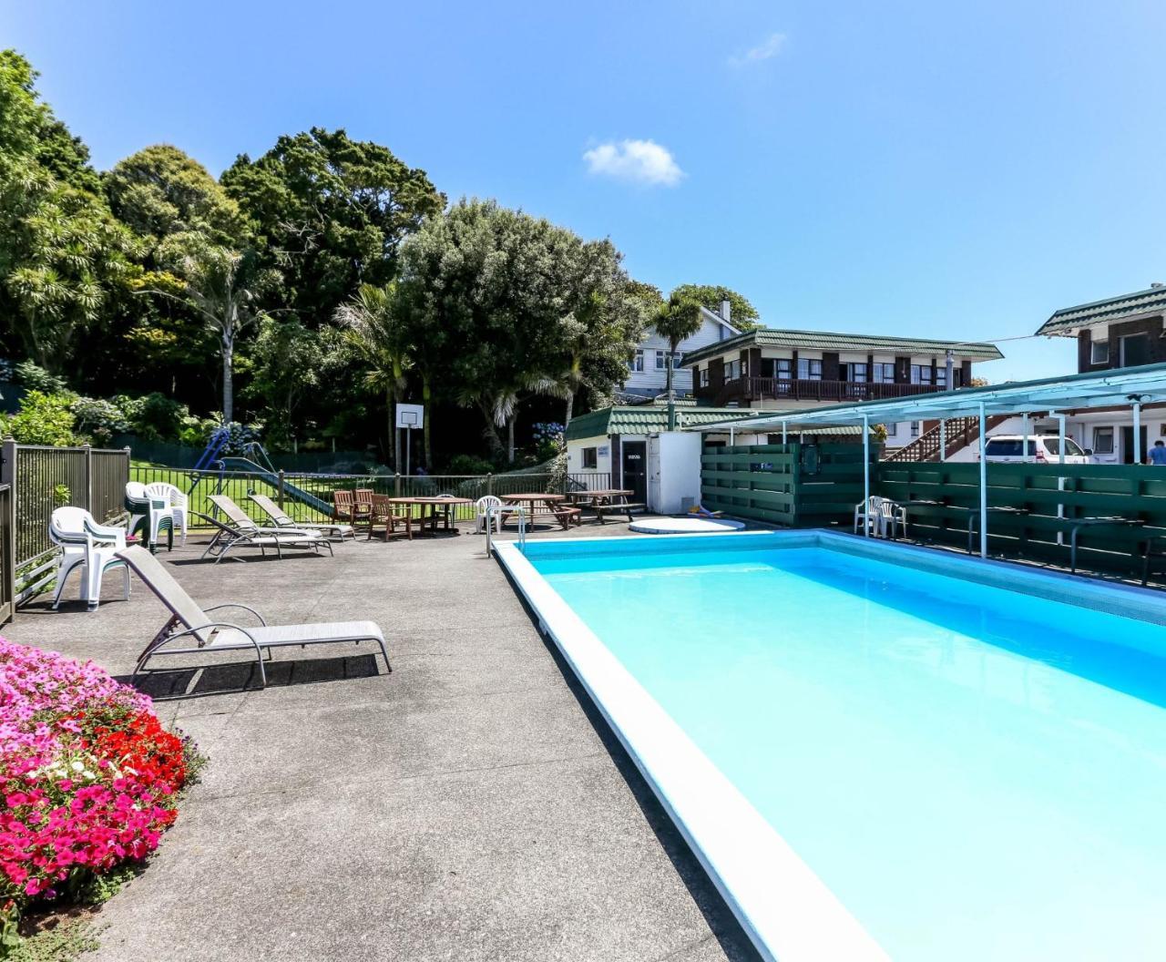 Flamingo Motel New Plymouth Exterior photo