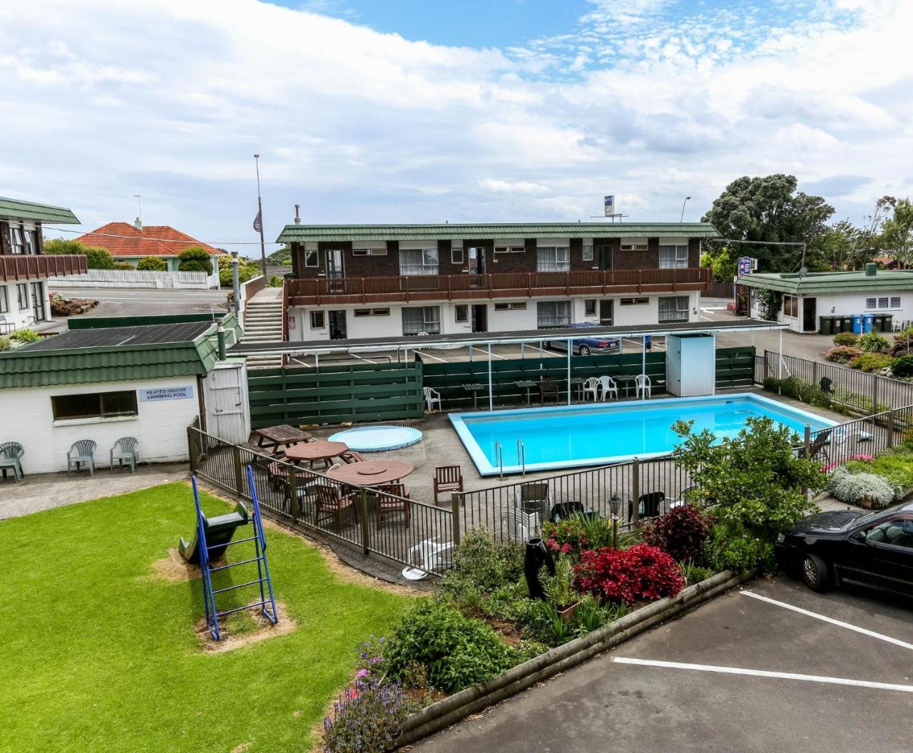Flamingo Motel New Plymouth Exterior photo